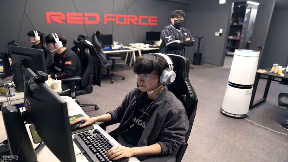 The last week of the LCK 2021 Spring season is here!